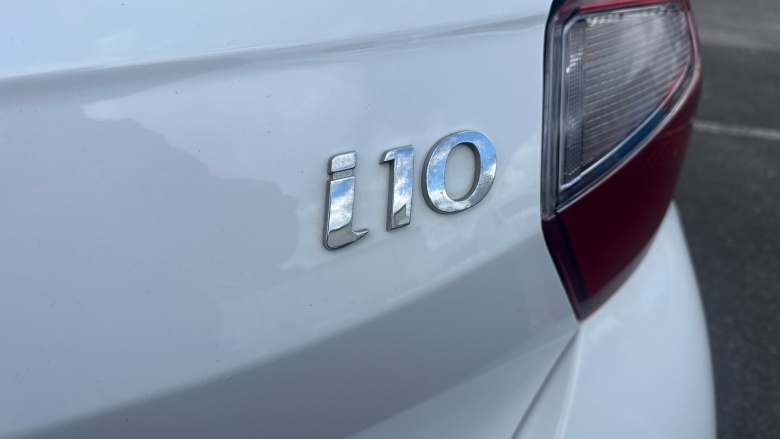 Hyundai i10 1.0 MPi SE Connect 5dr Petrol Hatchback